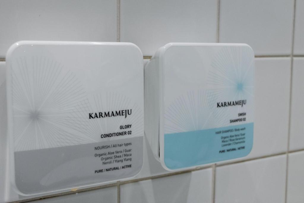 The Square - Resim 32