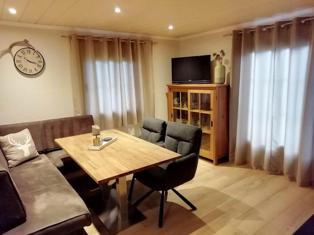 TV a/nebo společenská místnost v ubytování Haus Franka