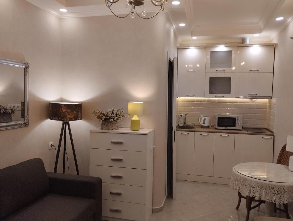 لابی و فضای عمومی room in sololaki - تصویر ۵