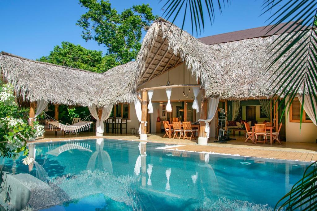 Bazén v ubytování Villa Pasion Tropical - Private Pool nebo v jeho okolí