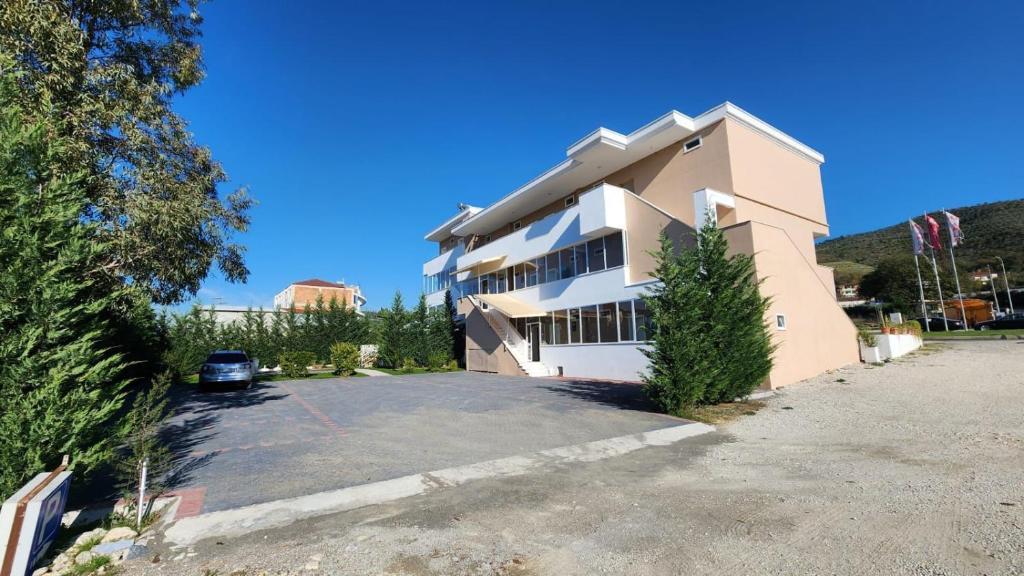 Budova, kde se hotel nachází