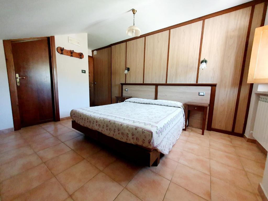 Postel nebo postele na pokoji v ubytování Albergo del Sangro