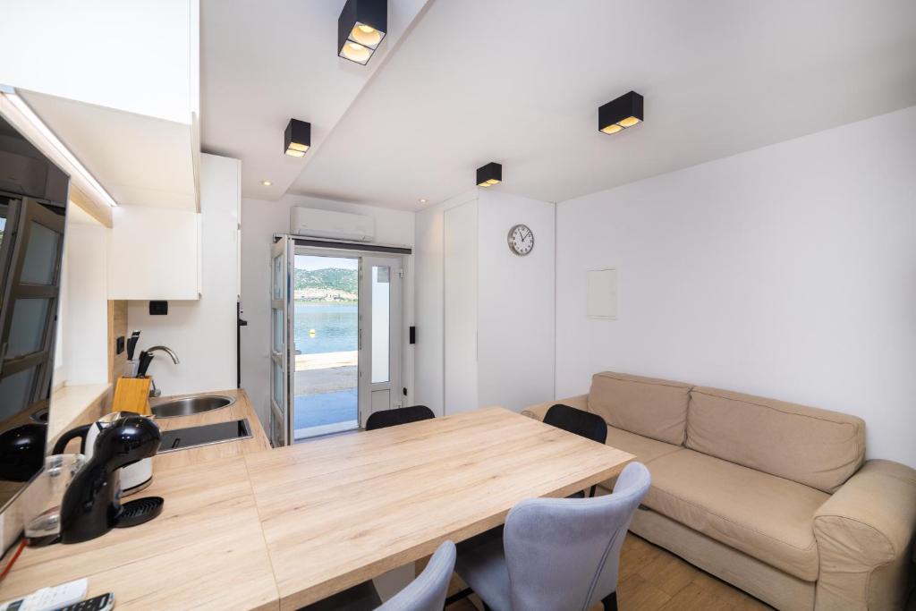 Posezení v ubytování Apartments Ema