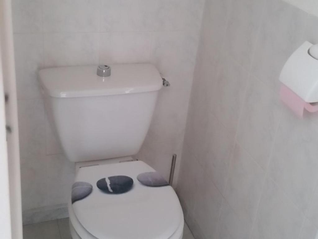 Kúpeľňa v ubytovaní Appartement 2P climatisé avec loggia et garage - Balaruc-les-Bains - FR-1-680-12