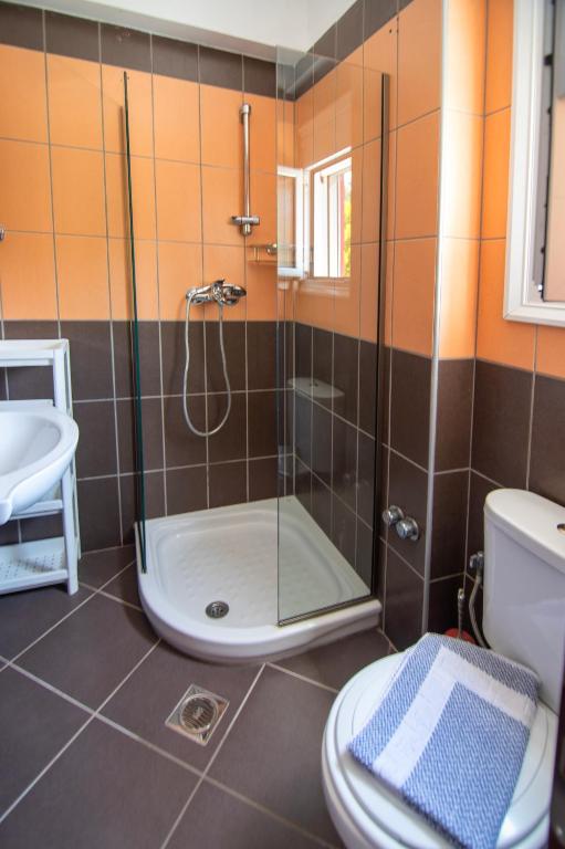 Koupelna v ubytování hotelsunnybeachgr