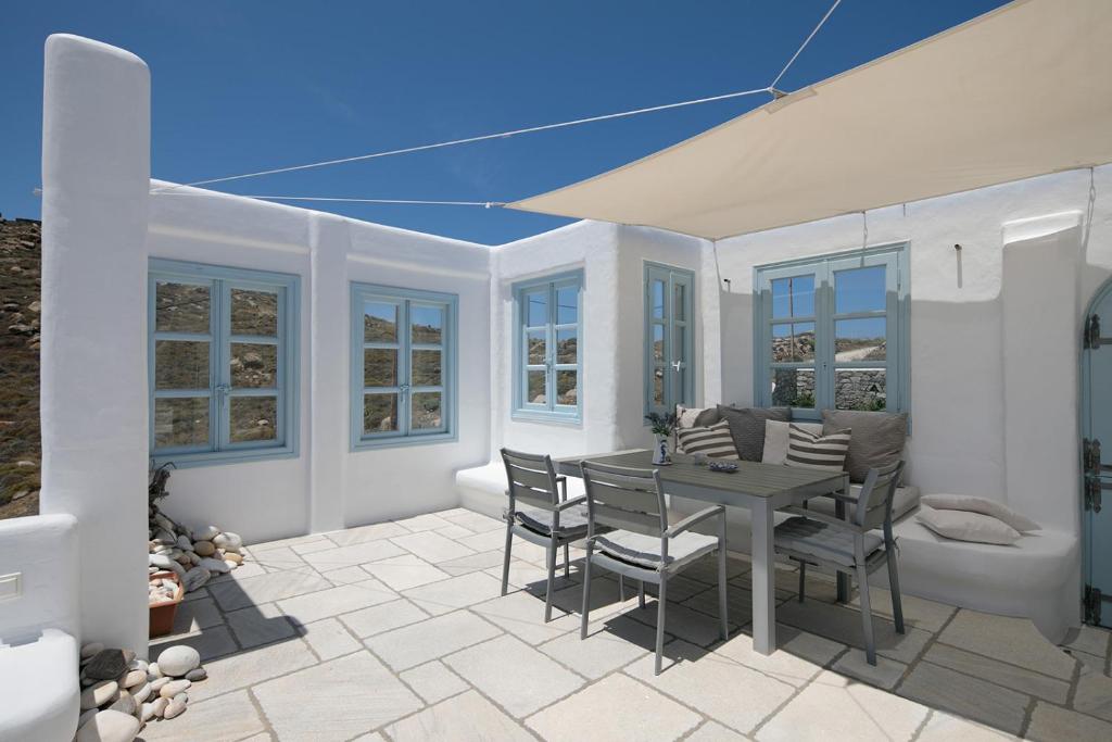 Patio alebo iná vonkajšia časť ubytovania Riviera Naxian Home