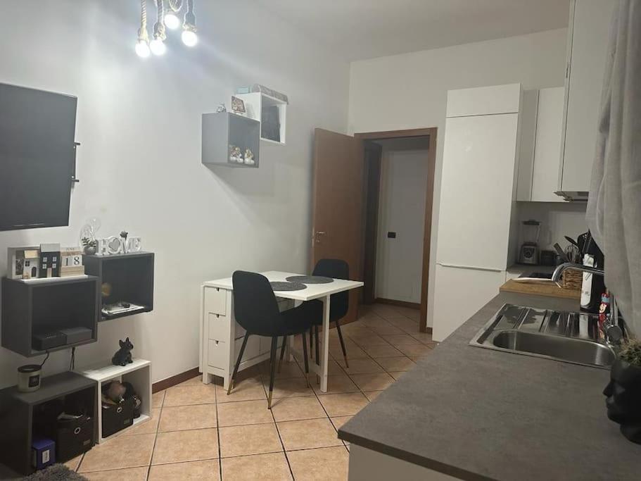 Kuchyň nebo kuchyňský kout v ubytování Indomabile Home Como