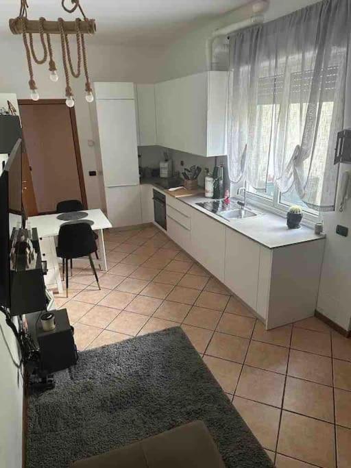 Kuchyň nebo kuchyňský kout v ubytování Indomabile Home Como