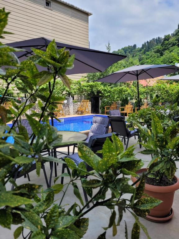 Bazén v ubytování Vizitori Hotel nebo v jeho okolí