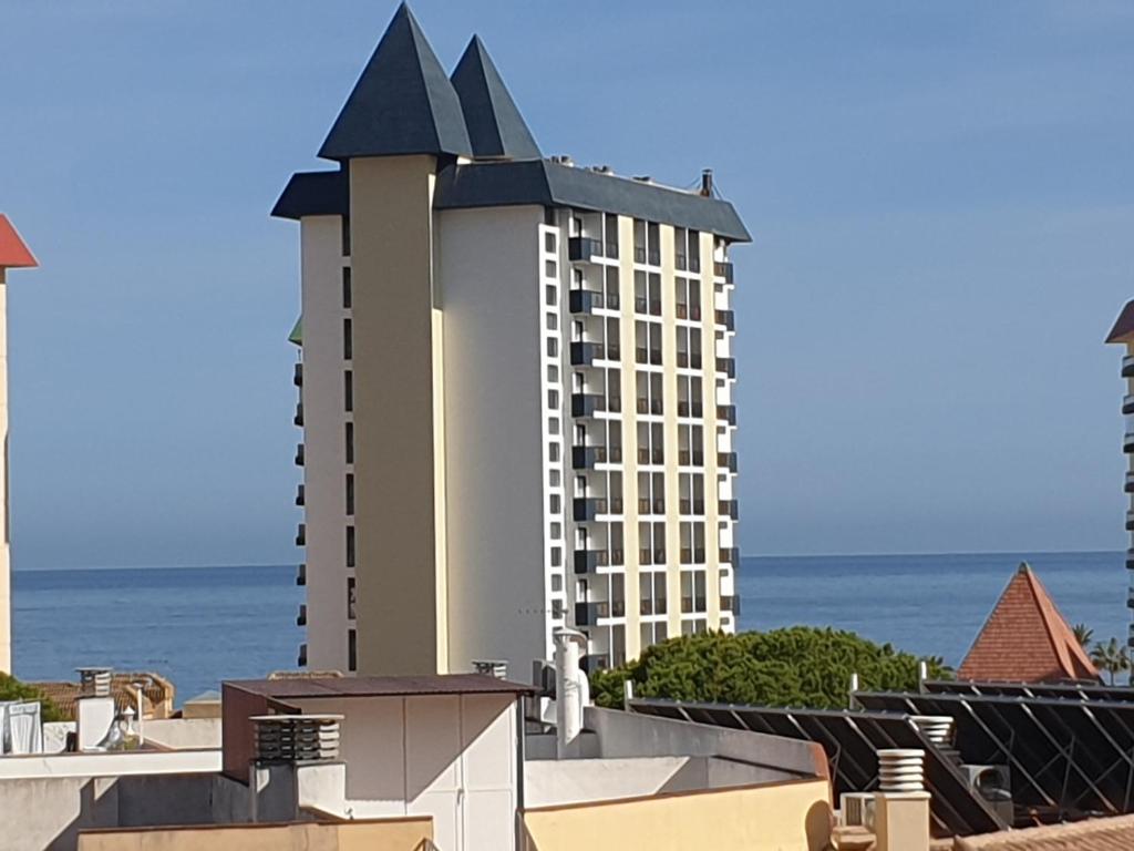 Apartamento Pyramides, Fuengirola, Spain - Booking.com