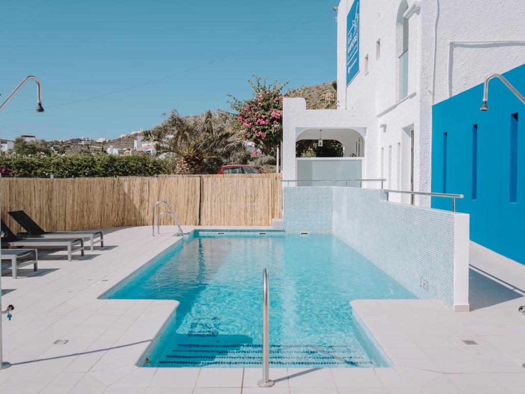 Bazén v ubytovaní Hostal Las Gaviotas del Cabo alebo v jeho blízkosti