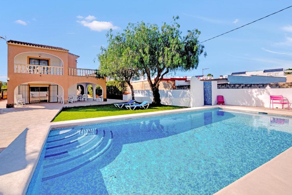 Villa Riomar Playa Oliva, Spain - Booking.com