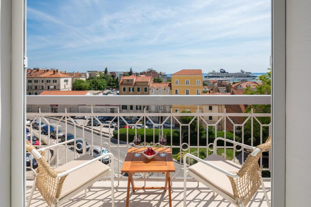 Balkón nebo terasa v ubytování Luxury rooms Le Prestige Few Minutes from Split's Iconic Waterfront