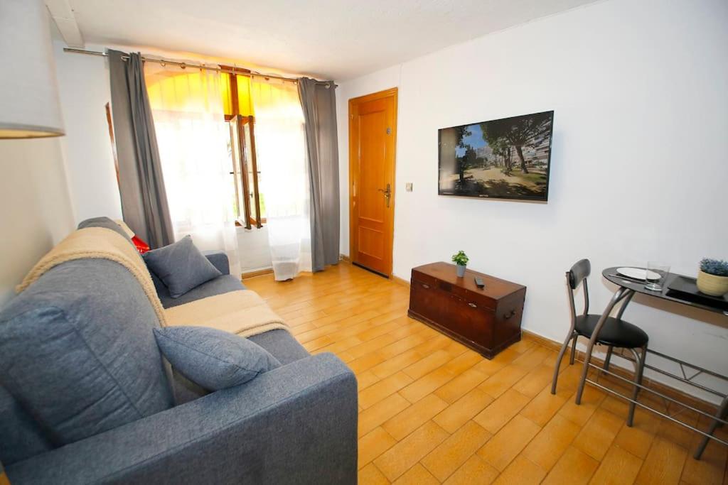 Residencial apartment Club del Mar with pool, San Juan de ...