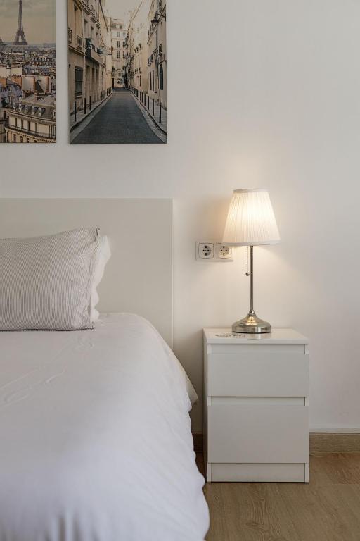 Travel & Live Aliados Apartment - Studio With Balcony