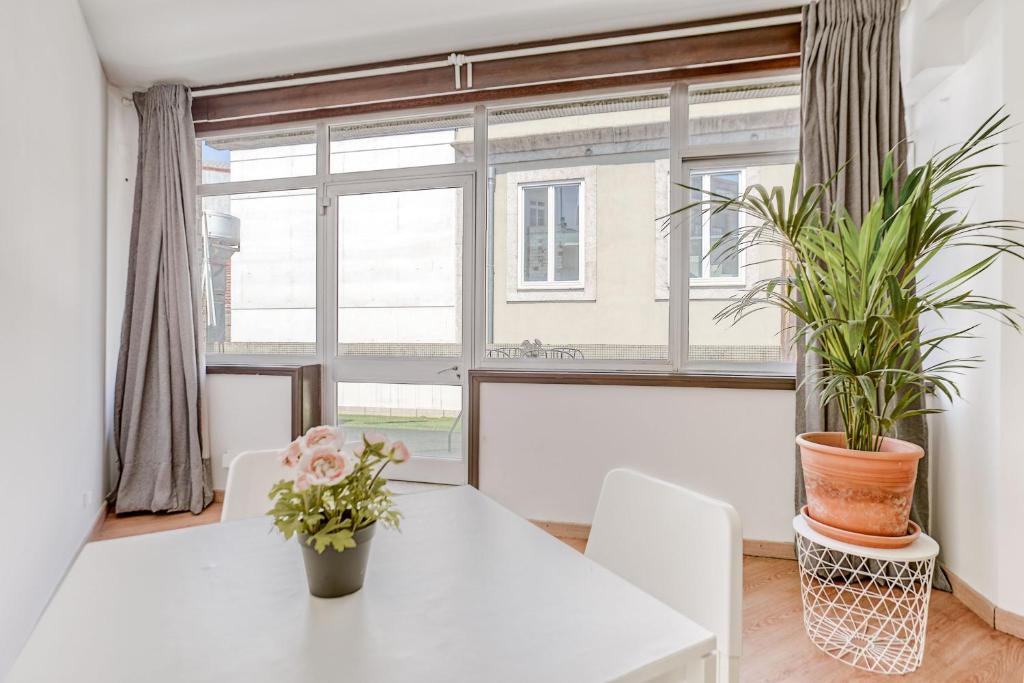 Travel & Live Aliados Apartment - Studio With Balcony