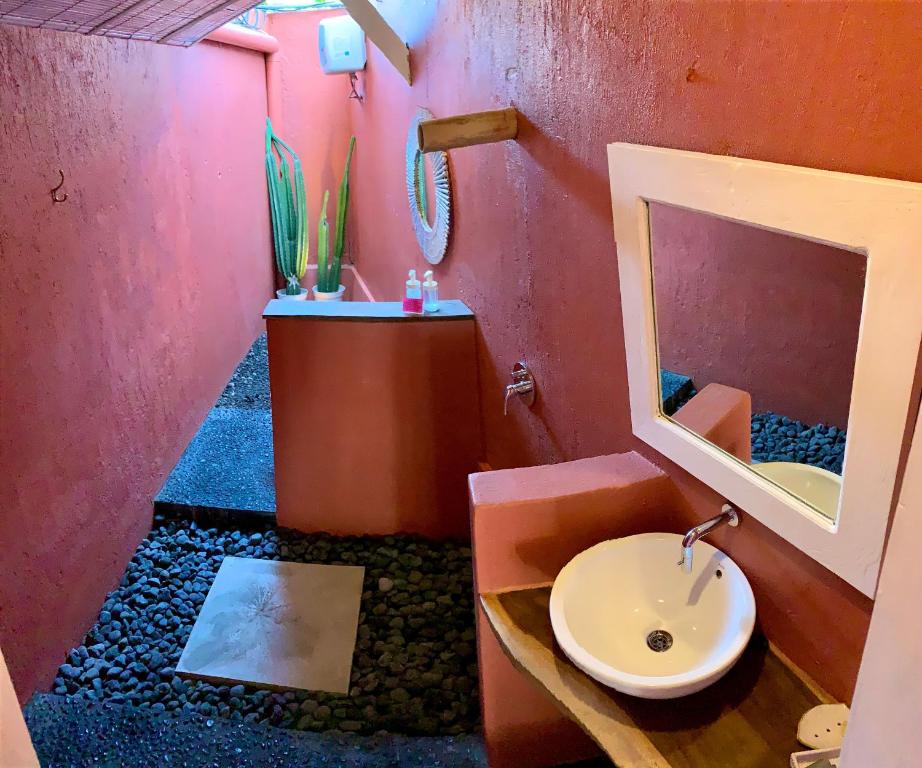 PinkCoco Uluwatu - Constant Surprises & for Cool Adults Only - Budget Surfer Hut - For Cool Adults Only