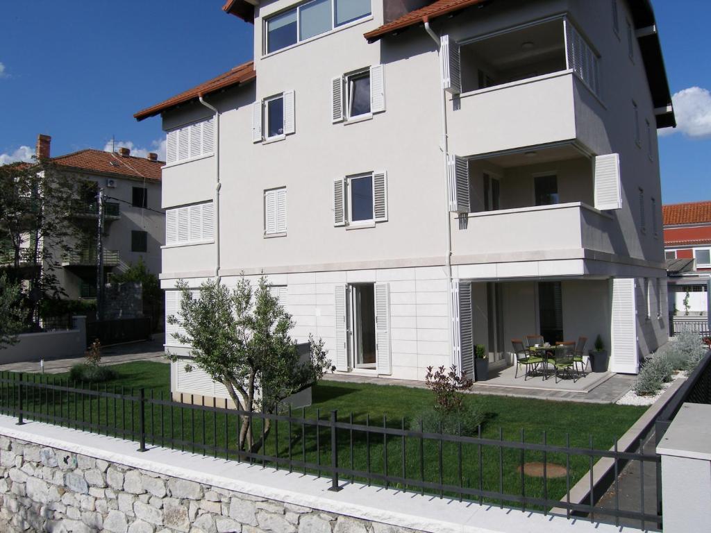 Budova, v ktorej sa apartmán nachádza