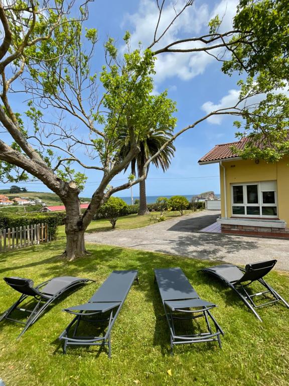 Villas Villa La Palmera y El Mar en Naveces, Asturias