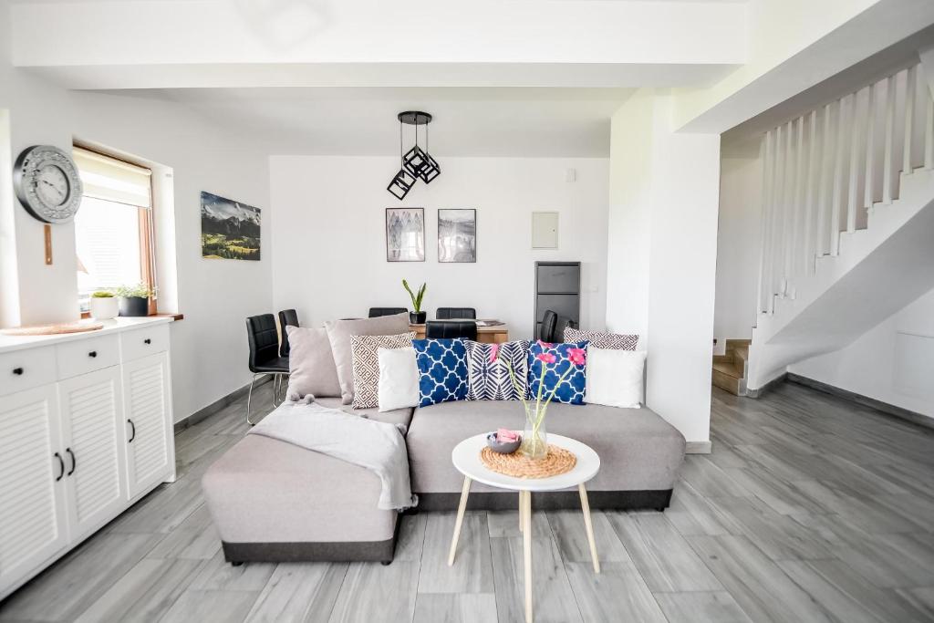 Posedenie v ubytovaní Apartamenty Dwupoziomowe Na Dwa Widoki z Jacuzzi & Sauna