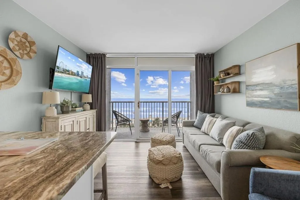 Direct OCEANFRONT- King Bedroom- AMAZING VIEWS/Pools/Hot Tubs/Beach Access/Golf