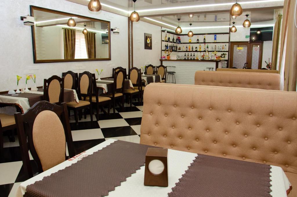 Posezení v ubytování Hotel VIZA & SPA