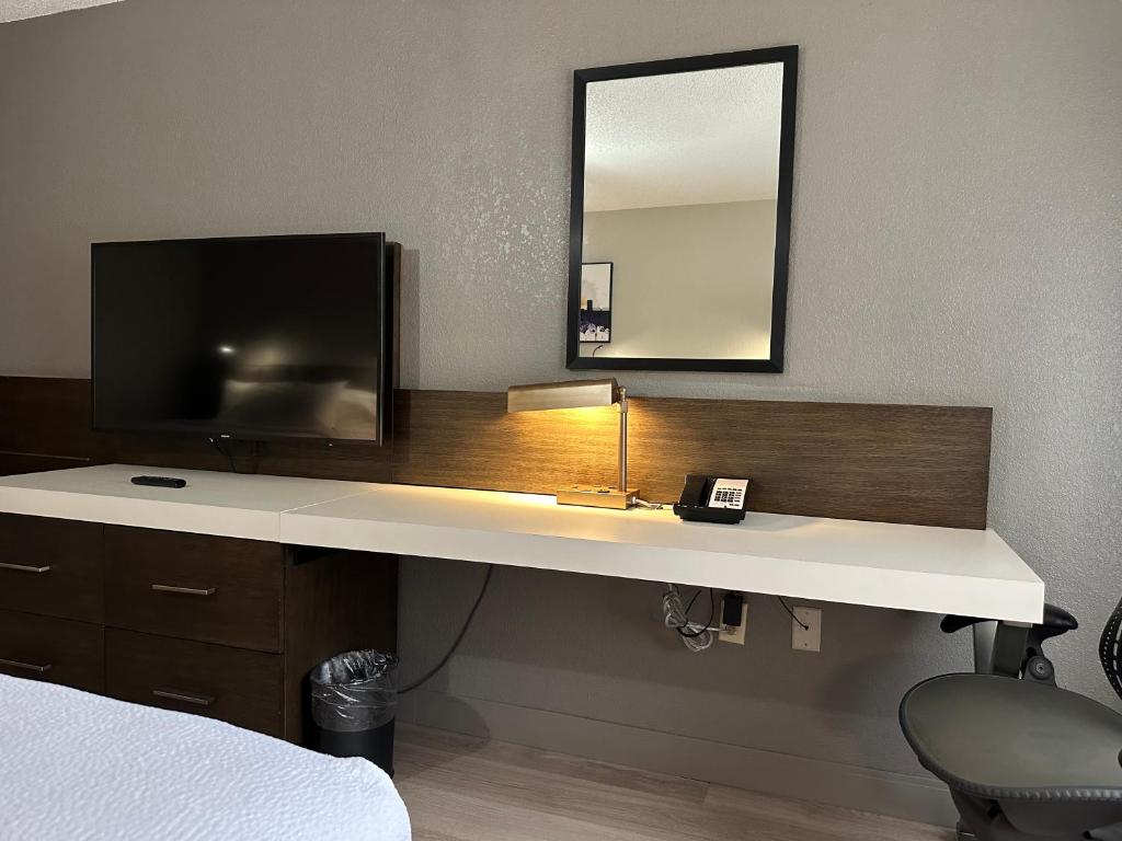 Crowne Plaza Nashville Airport by IHG photo