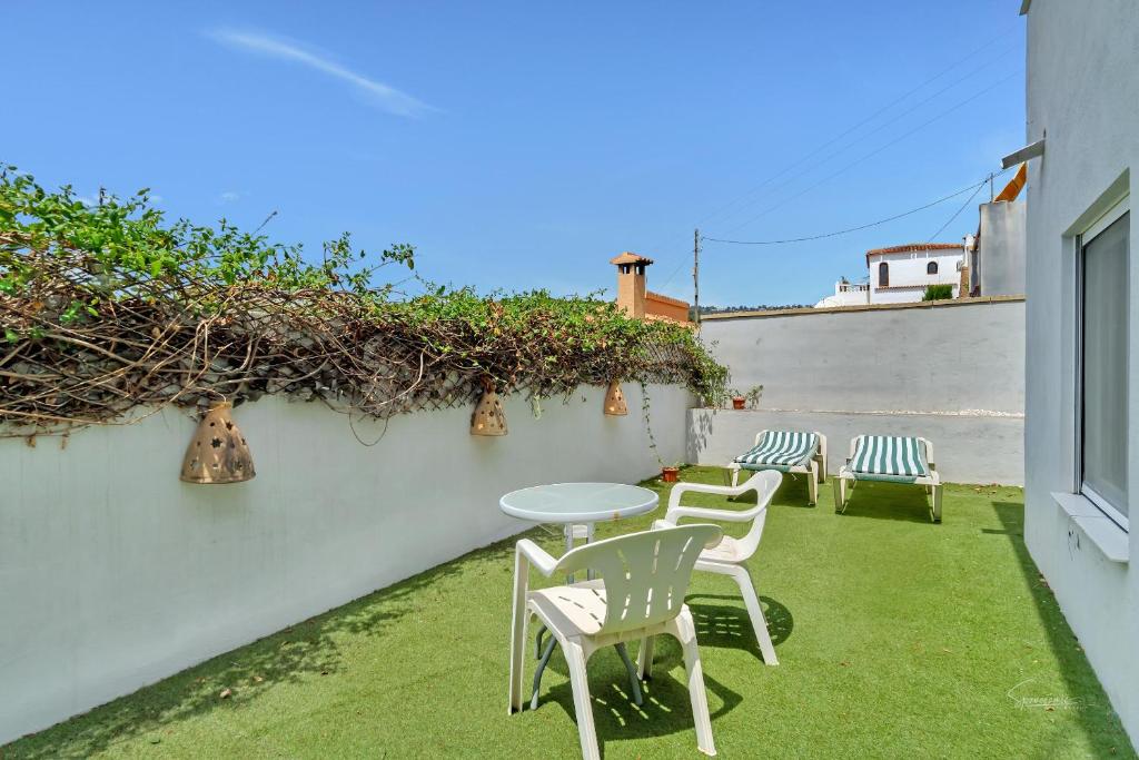 A garden outside Casa Primera by Aldertons
