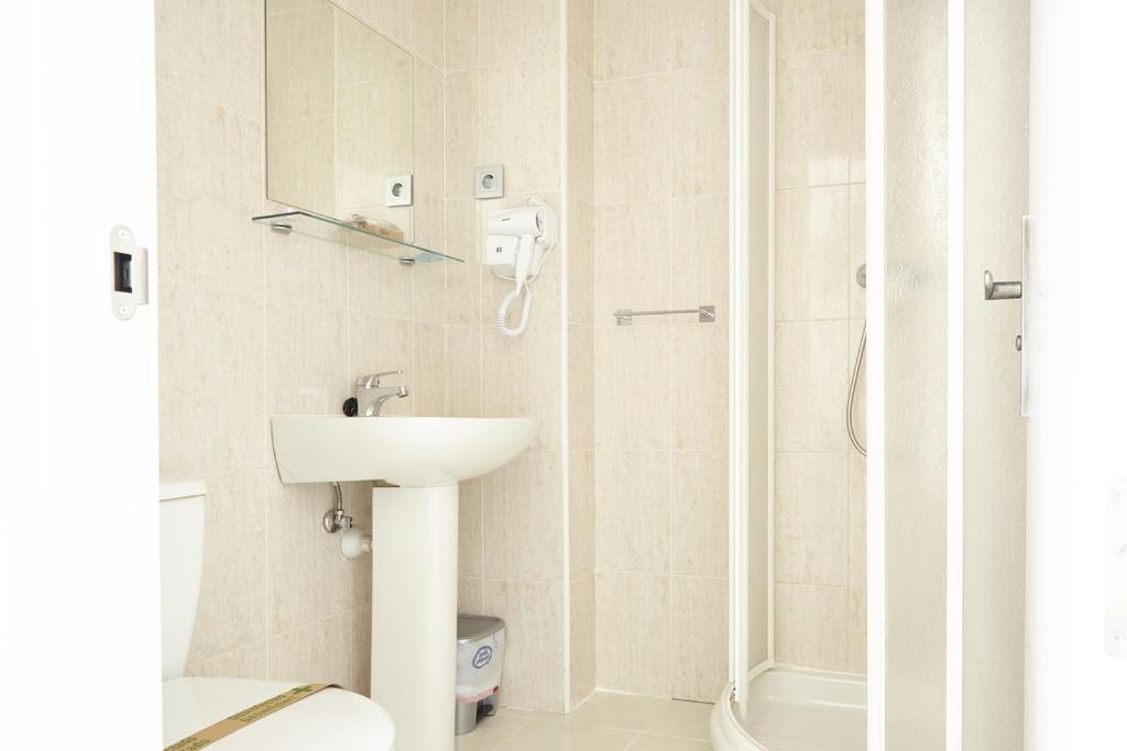 Koupelna v ubytování HOSTAL FONTAÑAN
