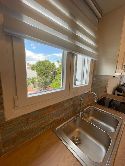 Fotografie z fotogalerie ubytování Nano's House Οροφοδιαμέρισμα στο κέντρο v destinaci Spetses