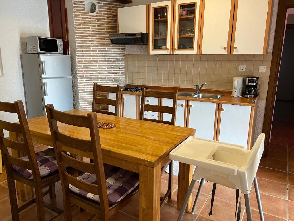 Kuchyň nebo kuchyňský kout v ubytování Apartment Anamarija