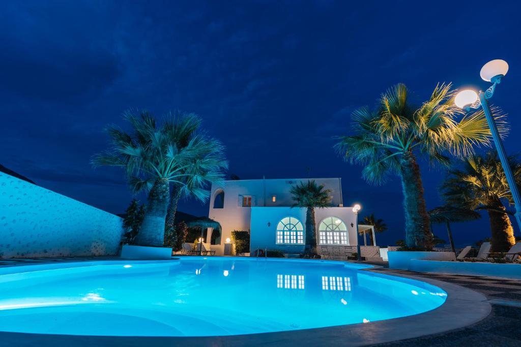 Bazén v ubytování Blue Life Hotel nebo v jeho okolí