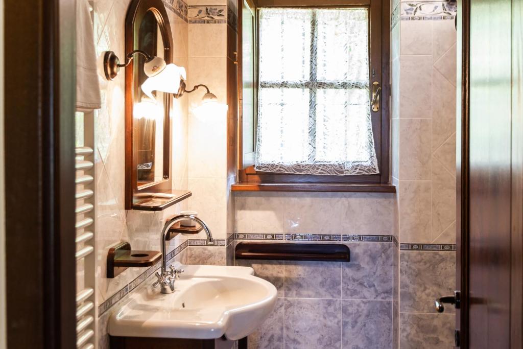 A bathroom at Casa Vacanza Il Carpignone 1