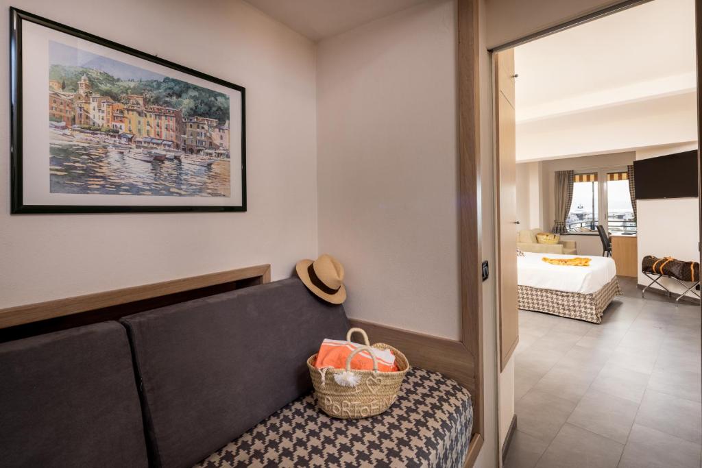 TV a/nebo společenská místnost v ubytování Hotel Laurin