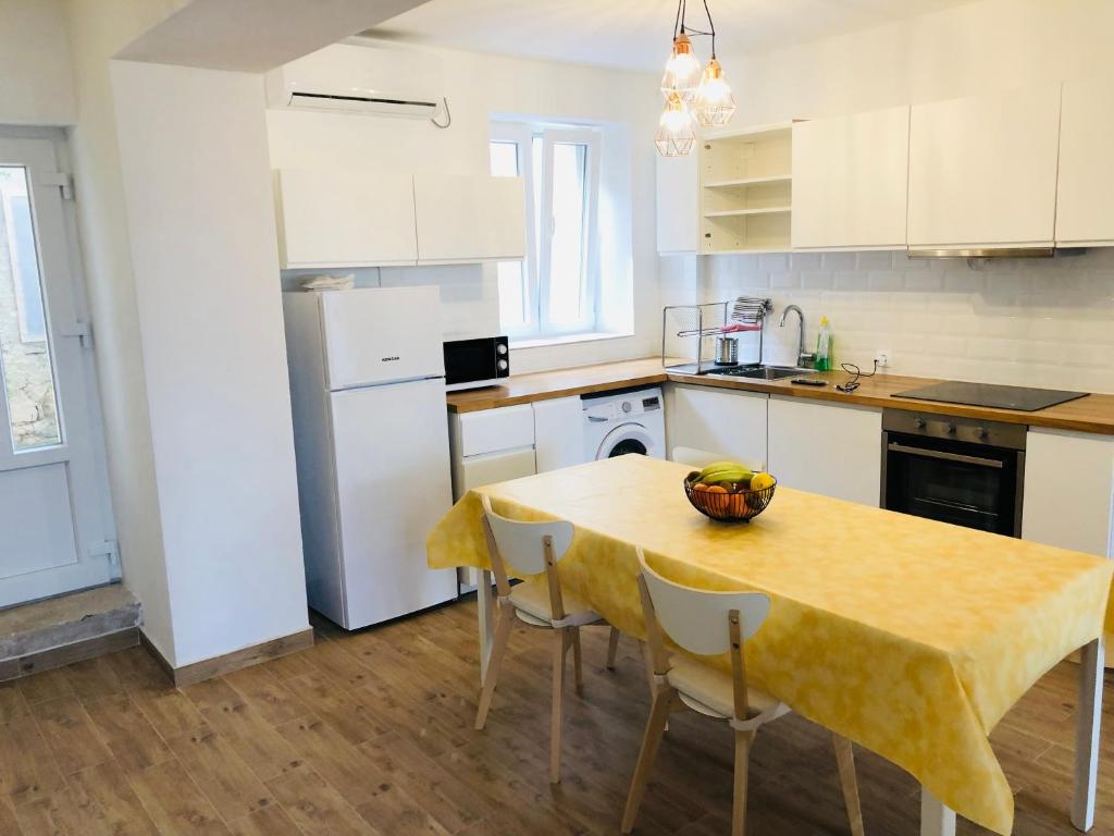 Kuchyň nebo kuchyňský kout v ubytování Villa Kata
