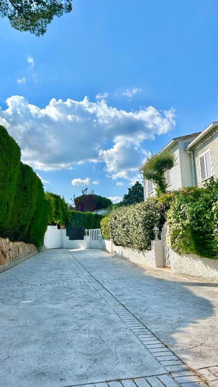 Fotografia z galérie ubytovania Casa con Jardín y Piscina Comunitaria v destinácii S'Agaro