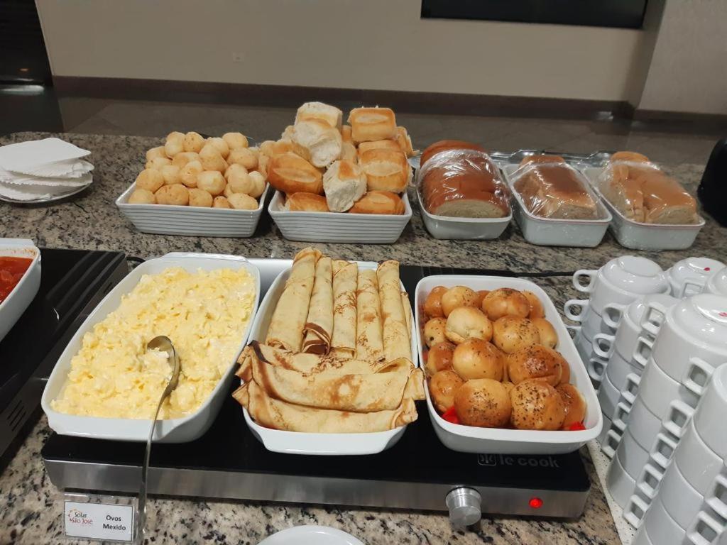 Comida no hotel ou em algum lugar perto