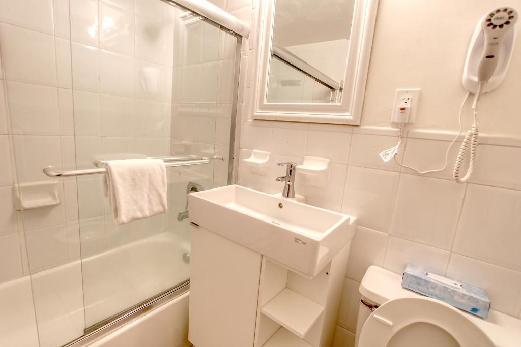Deluxe Studios and Apartments at the Casablanca - Estudio Familiar