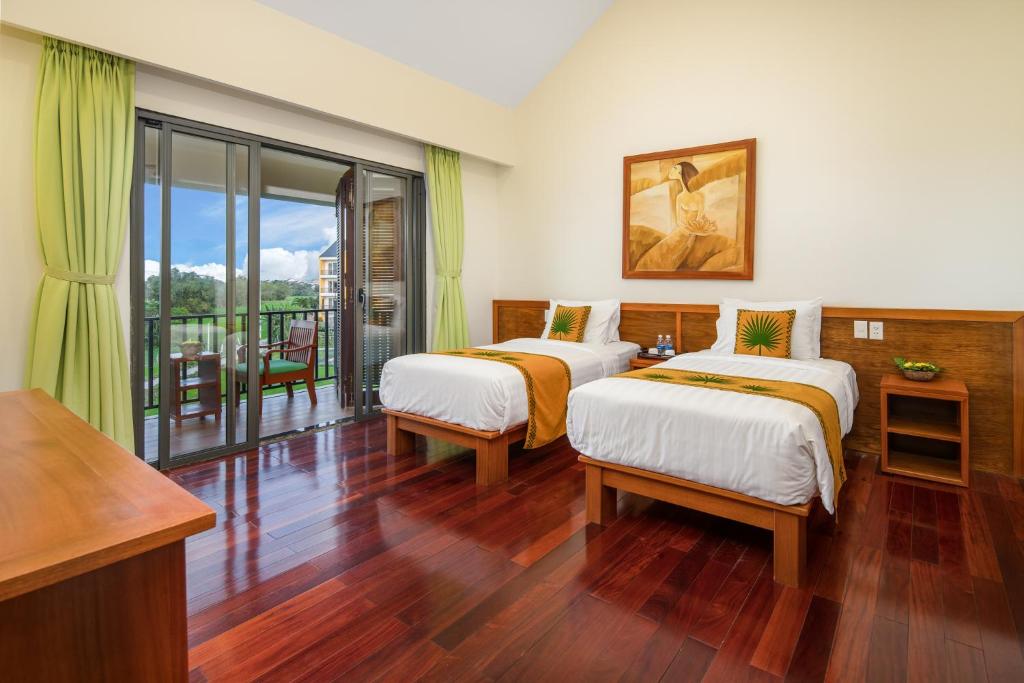 Hoa Co Villa - Garden & Poolview - Deluxe Villa