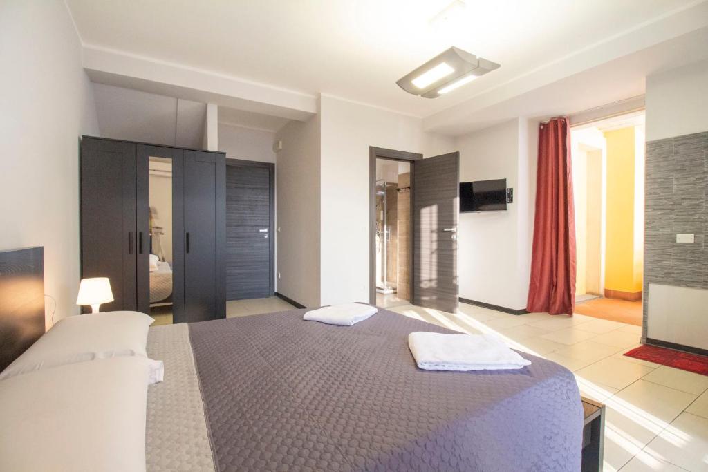 Royal Playa Suite and Apartament -private parking- self chek out - Resim 45