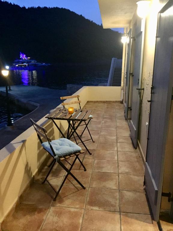 Nespecifikovaný výhled na hory nebo výhled na hory při pohledu z vily