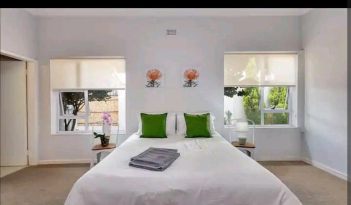 East Prestige lodge - Deluxe Double Room With Bath