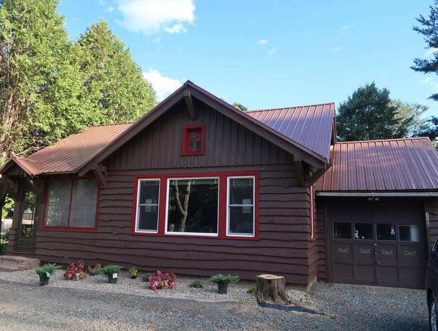 Dukes CabinDog Friendly!, Ray Brook (updated prices 2024)