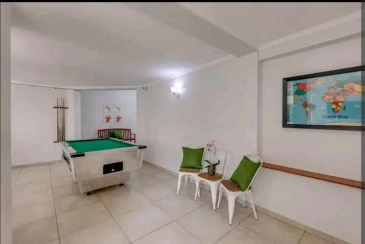 East Prestige lodge - Deluxe Double Room With Shower