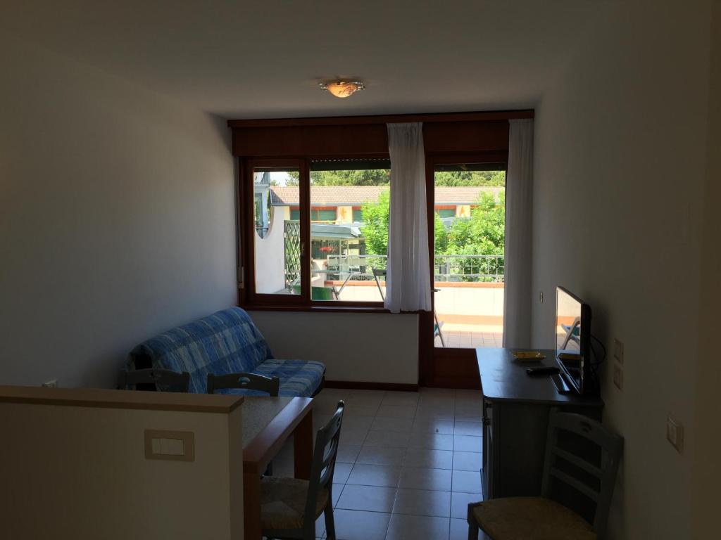 A seating area at Bibione Residence Apartments