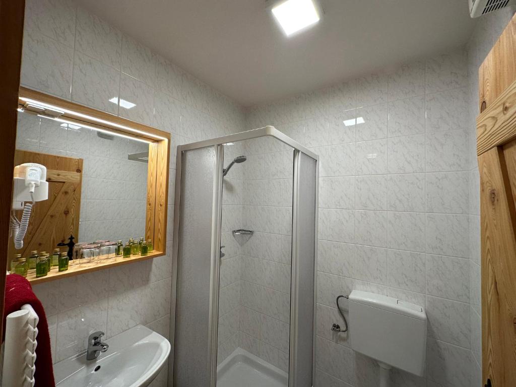 Koupelna v ubytování Hotel ŠURC
