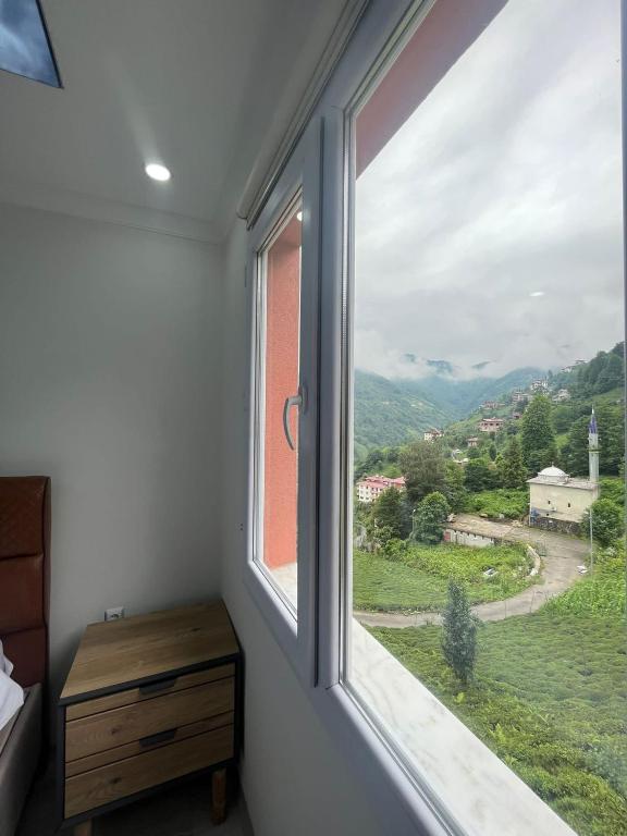 Nespecifikovaný výhled na hory nebo výhled na hory při pohledu z apartmánu