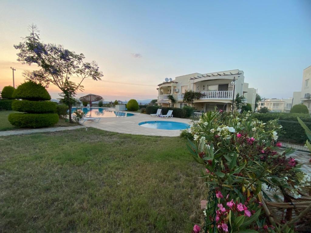 Private House with Pool and Garden in Mugla