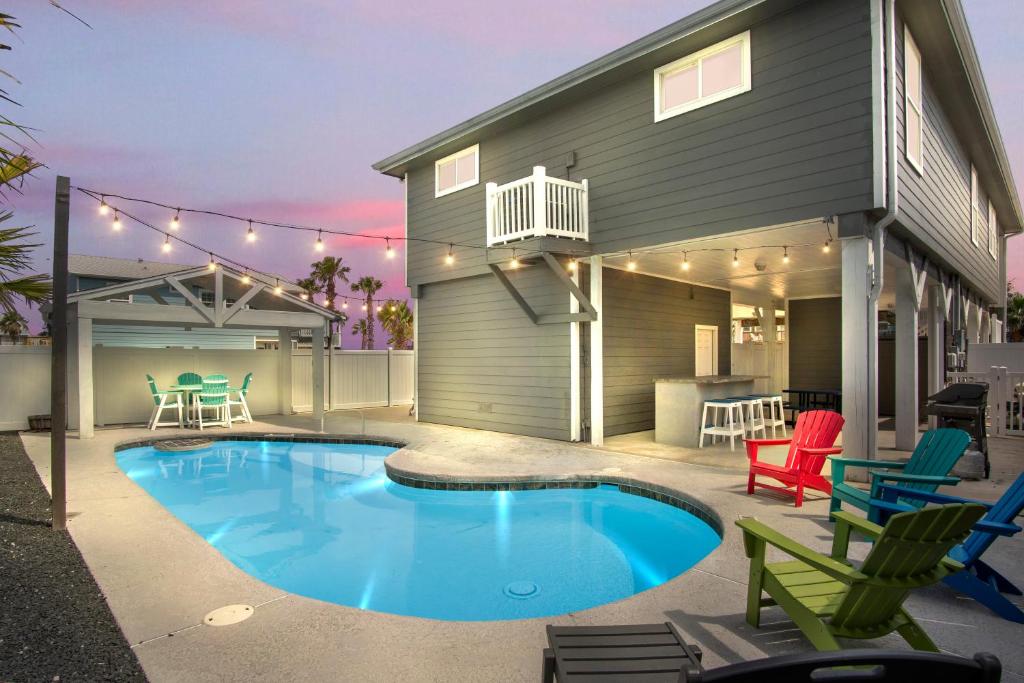 Latitude Adjustment Private Pool & Elevator, Port Aransas (updated prices 2024)