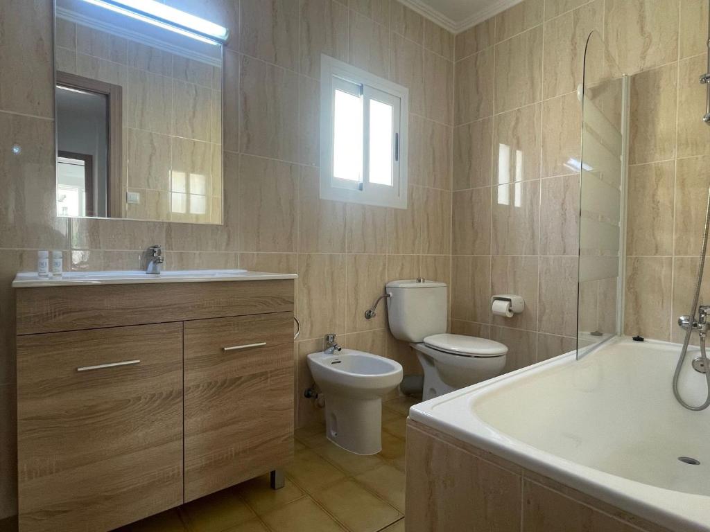 Koupelna v ubytování VACACIONES CHALET PEÑISCOLA 8-B Alquiler